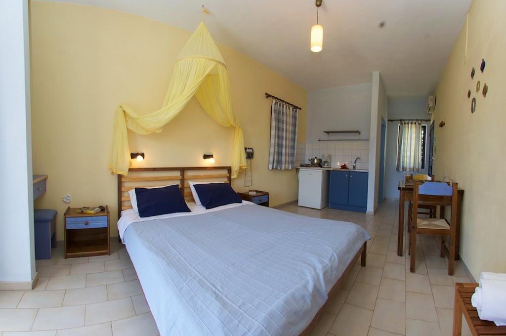 Kalypso Studios & Apartments Karavomylos Buitenkant foto