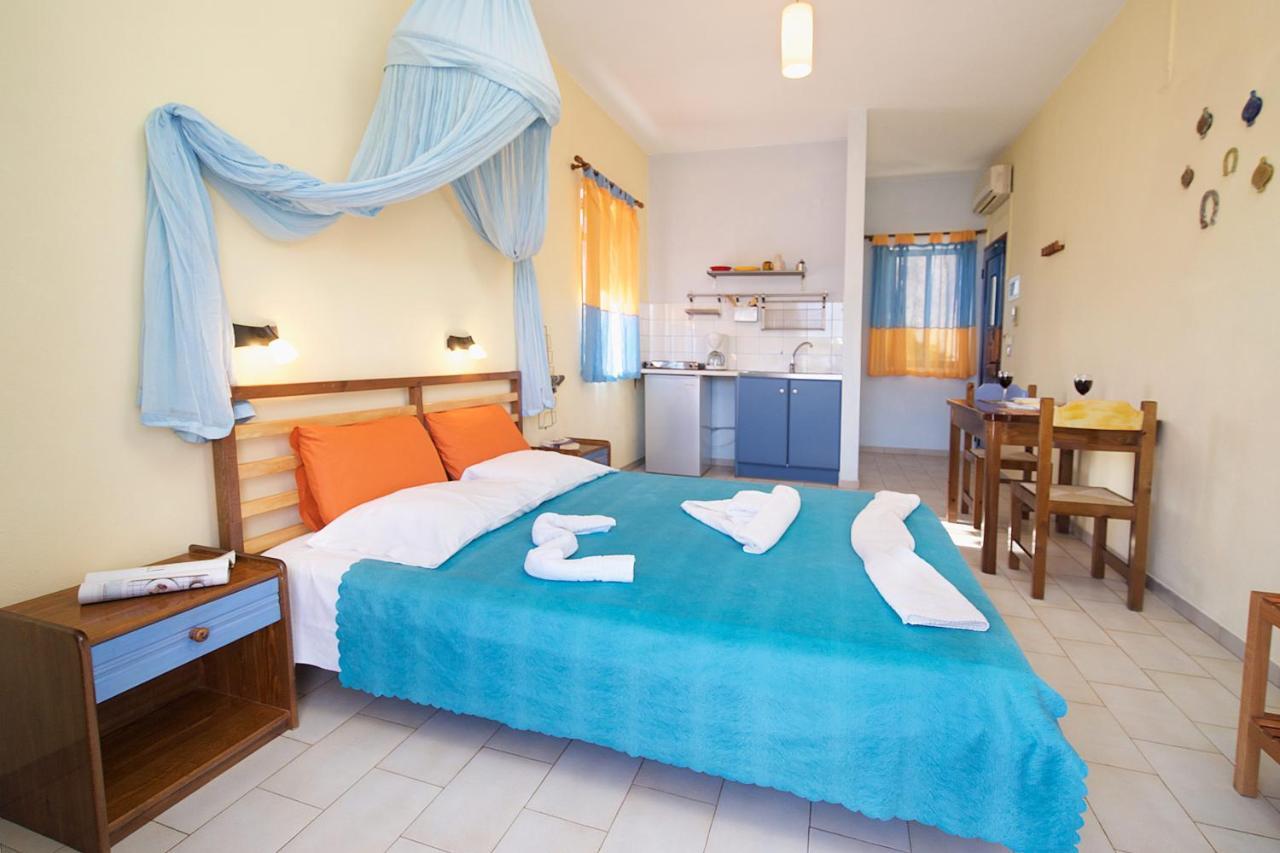 Kalypso Studios & Apartments Karavomylos Buitenkant foto