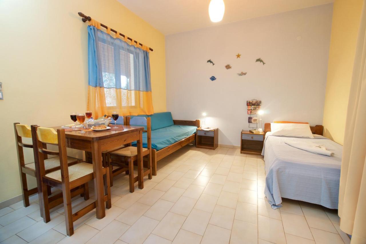 Kalypso Studios & Apartments Karavomylos Buitenkant foto
