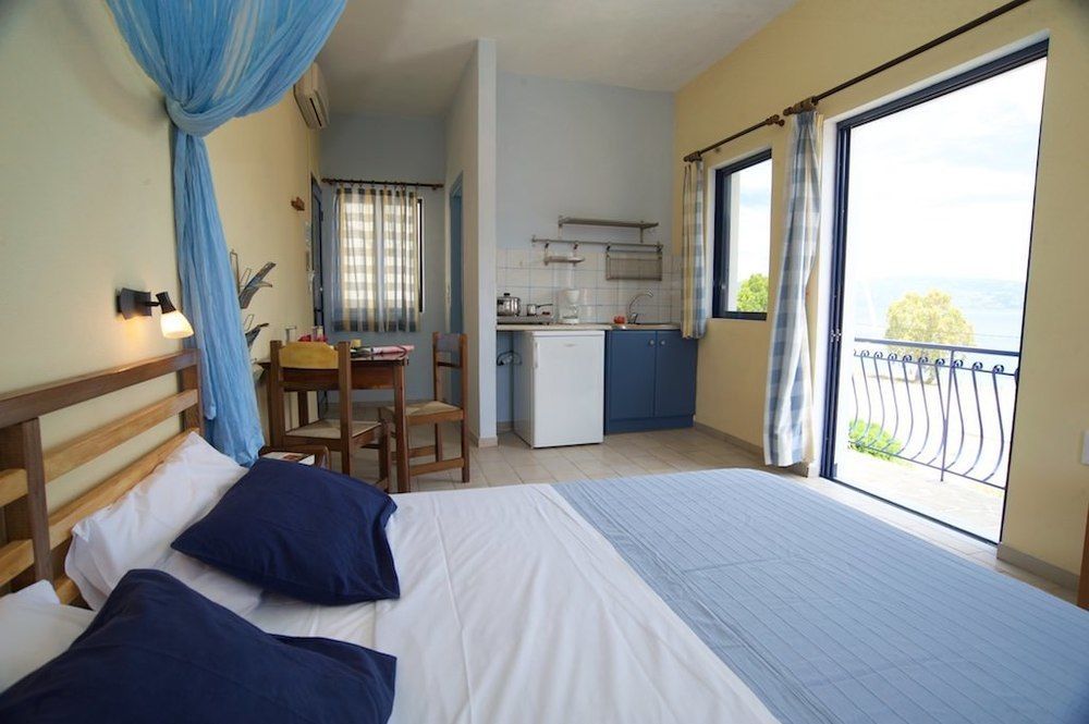 Kalypso Studios & Apartments Karavomylos Buitenkant foto